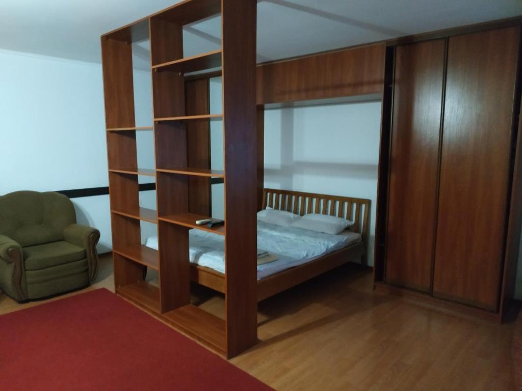 Nice Apartment Near Gulliver Kyiv Exterior foto