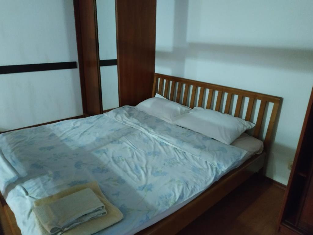 Nice Apartment Near Gulliver Kyiv Exterior foto